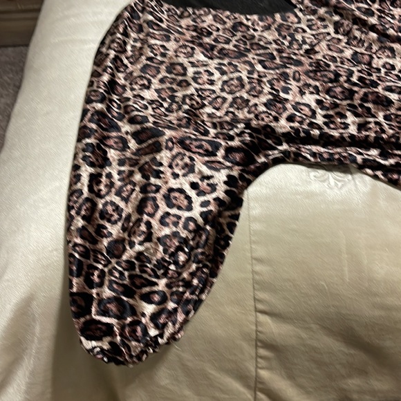 Top - Picture 2 of 2